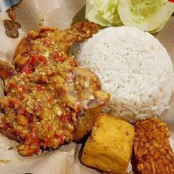 Ayam Geprek Tahu Tempe