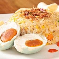 Nasi Uduk Telor Asin