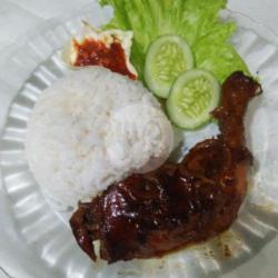 Nasi Pake Ayam Lada Hitam