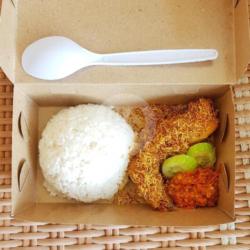 Nasi Ayam Serundeng