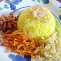 Nasi Kuning Sambel Bledeg