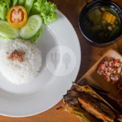 Paket B: Nasi, Pepes Ikan, Sup Sayur Asem