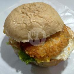 Burger Ayam (chicken)