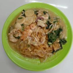 Kwetiau Siram Sapi Telur Ayam(halal)