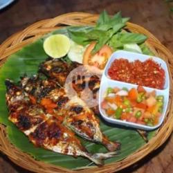 Paket Ikan Katombo Bakar   Tumis Kangkung   Sambil Cocol Dan Sambal Dabu-dabu