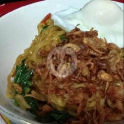 Indomie Goreng Pake Telor