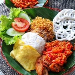 Paket Nasi  Mie  Ayam Geprek   Telur Dadar Kerupuk