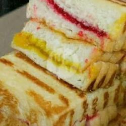 Roti Bakar Serikaya Keju