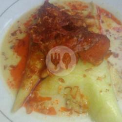 Lontong   Kepala Ikan Haruan