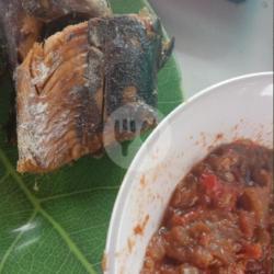 Tongkol Goreng  Sambel Trasi Cobek