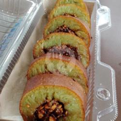 Roll Coklat Kacang Sedang Biasa