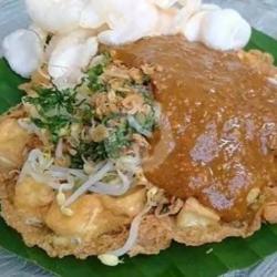 Tahu Telor   Lontong