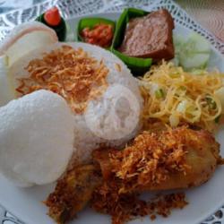 Nasi Uduk Ayam Goreng