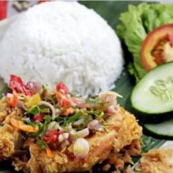 Ayam Geprek   Nasi Sambal Matah