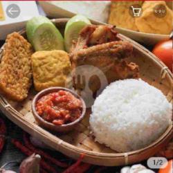 Paket Ayam Goreng Nasi   Tahu Tempe   Lalap