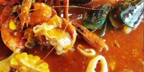 Resto Seafood dan Chinesefood "S3MBOL KITCHEN", Pancoran