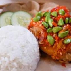 Ayam Geprek Sambal Balado