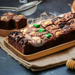 Brownies Fudgy Panggang Cube