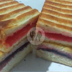 Roti Bakar Rasa Selai Blueberry   Selai Stroberry