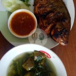 Nila Bakar   Sayur   Lalap   Sambal