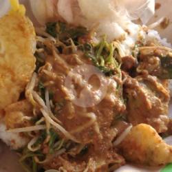 Lontong Pecel     Telor Ceplok    Es Teh