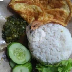 Paket Komplit Pecel Telor Dadar Lombok Ijo