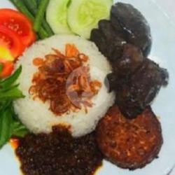 Nasi Rames Ati Ampela Goreng Bacem Tahu Tempe Bacemsambal Lalap