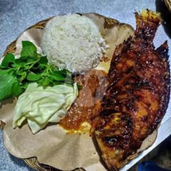 Nasi  Ikan Nila Bakar  Sambal Lalapan