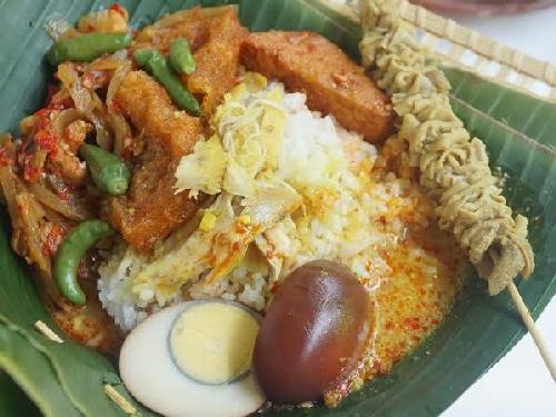 Yani Salon & Resto - Nasi Ayam Khas Semarang Mbok Jie Kebumen
