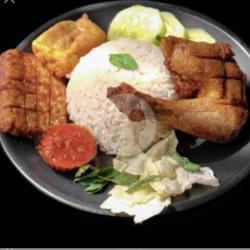 2 Ayam Goreng Matah   2 Nasi   2 Tempe   2 Es Teh