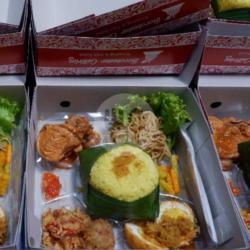 Nasi Kuning (box)