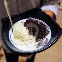 Ketan Kuah Susu Keju Oreo