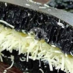 Martabak Bangka Black Forest Keju Susu