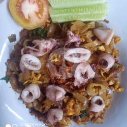 Kwetiau Goreng Cumi Basah