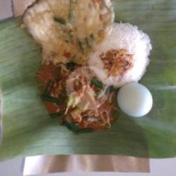 Nasi Pecel   Mendoan   Telor Asin