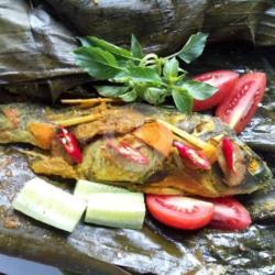 Pepes Ikan Mas