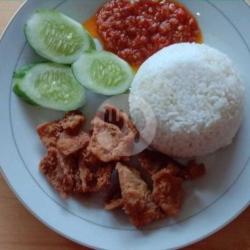 Nasi Kulit Ayam Krispi