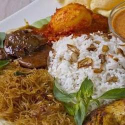 Nasi Uduk Super Komplit