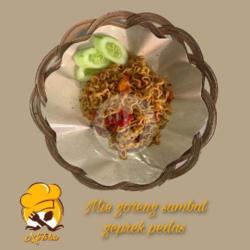 Indomie Goreng Sambal Geprek Pedas