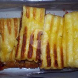 Roti Bakar Nanas   Strawberry