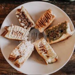 Roti Bakar Pastry Milo