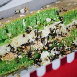 Martabak Manis Pandan Keju Kismis