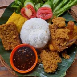 Nasi Ayam Kremes   Tahu Tempe