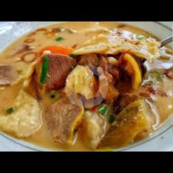 Soto Kaki Sapi Tulang Muda