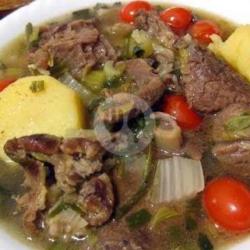 Soup Daging Sapi Nasi Putih