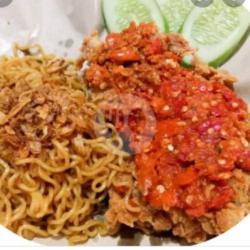 Mi Goreng Ayam Penyet   Telur  Mandi