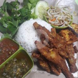 Nasi Ceker