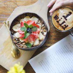 Wild Berry Smoothie Bowl