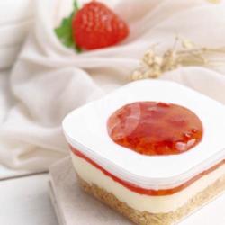 Dessert Strawberry Cake Mini