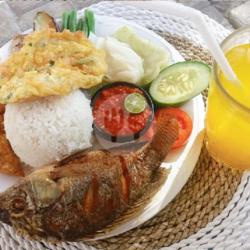 Nasi Tempong Mujair Komplit Es Nutrisari